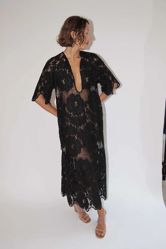 MR. LARKIN, Lola Dress, Black Tunics Timeless classic