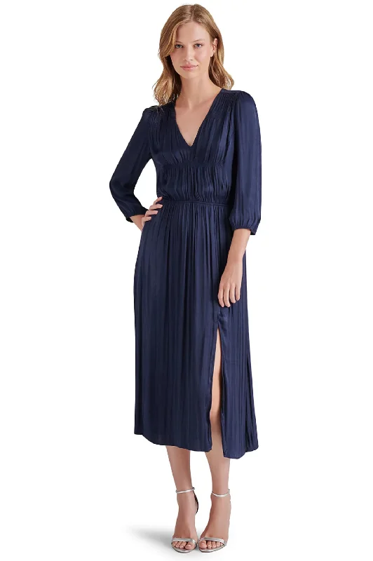 Arlene Dress Turtleneck Neckline Stylish
