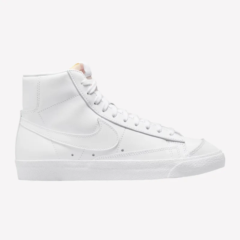 Nike Women's Blazer Mid '77 - Full White Women's Trench Blazer
