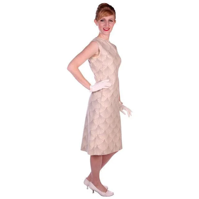 Vintage Sheath Dress / Reversible Coat Ivory Beige Print 1960s Italy 36-33-37 c.wirschke Hook-and-Loop Buckled Tied Vintage Sheath Dress / Reversible Coat Ivory Beige Print 1960s Italy 36-33-37 c.wirschke Hook-and-Loop Buckled Tied