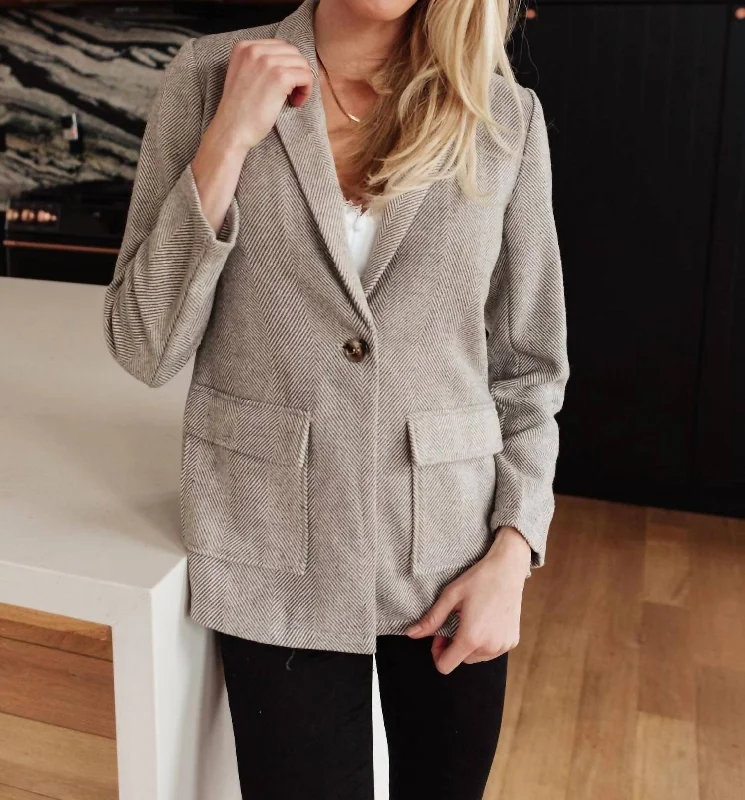 Feminine Boyfriend Blazer In Herringbone Women's Navy Jacket