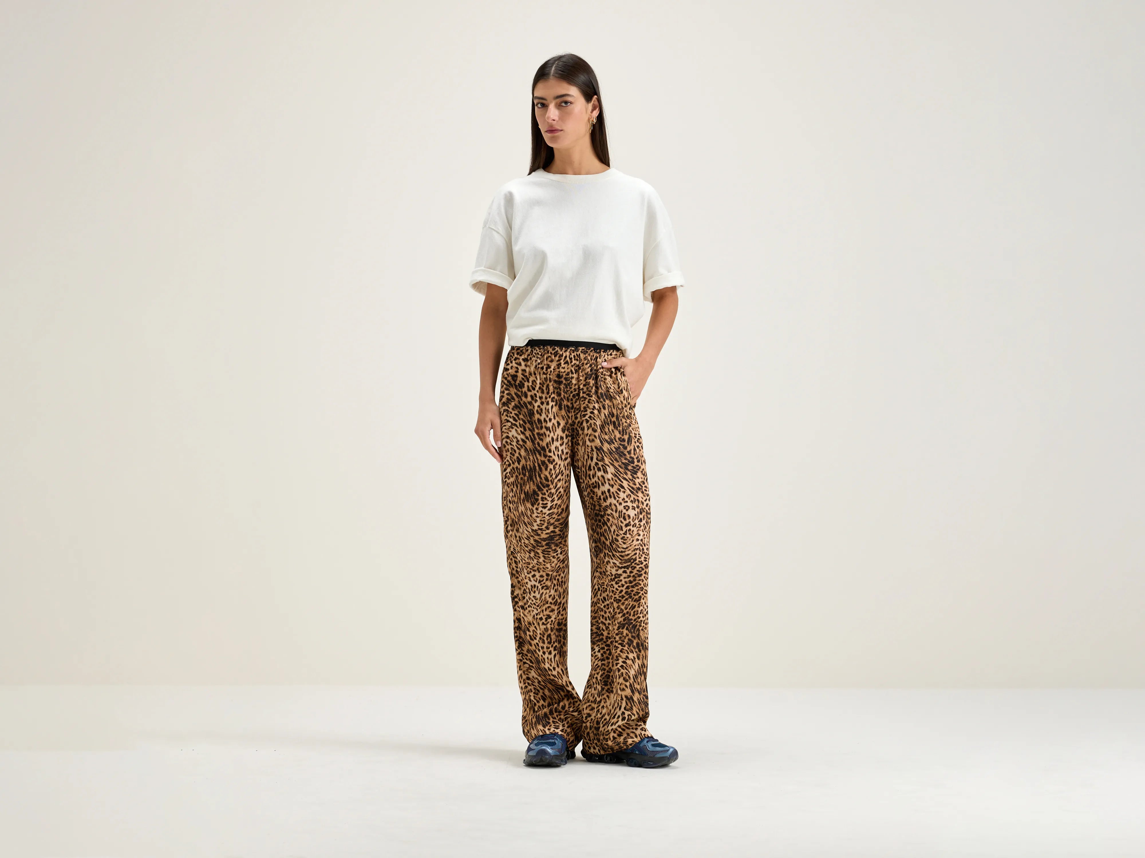 Voel straight trousers (242 / W / DISPLAY B) Trousers chic fashionable