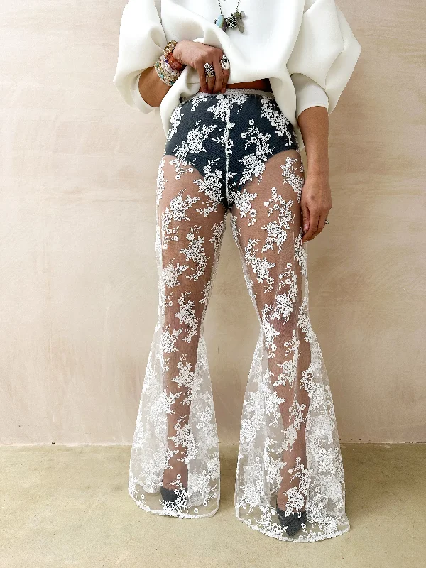 Extreme Flare Lace Trousers In White Trousers Cargo pockets